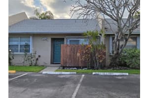 842 Banks Rd, Coconut Creek