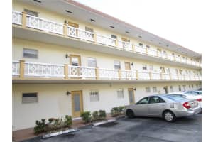 5111 W Oakland Park Blvd 301, Lauderdale Lakes