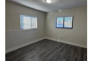 805 W 30th St 4, Hialeah