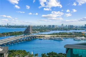 900 Biscayne Boulevard 2910, Miami