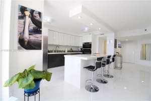 3600 Mystic Pointe Dr 1115, Aventura