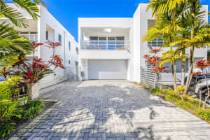 817 Ne 17th Way, Fort Lauderdale