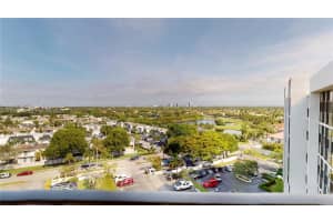 1000 Parkview Dr 1023, Hallandale Beach