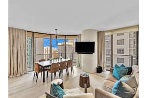 55 Sw 9th St 1808, Miami