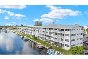 455 Paradise Isle Blvd 402, Hallandale Beach