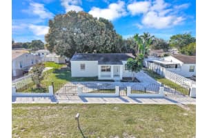 2932 Nw 159th St, Miami Gardens