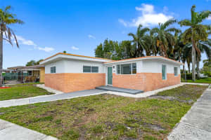 988 Nw 10th St 1, Hallandale Beach