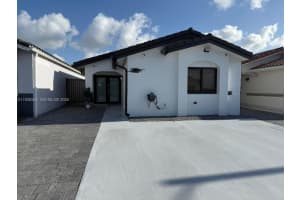 2837 W 75th St, Hialeah