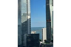 60 Sw 13th Street 2422, Miami