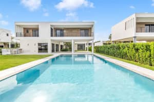 16699 N Botaniko Dr N, Weston