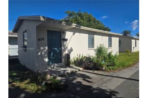 408 Nw 8th St 408, Hallandale Beach