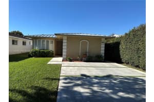 120 Pocatella St 120, Miami Springs