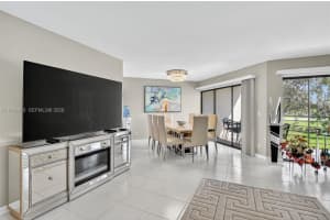 5901 Camino Del Sol 207, Boca Raton