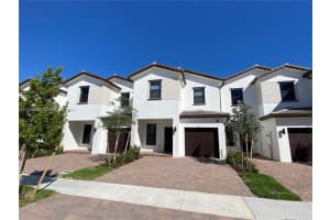 211 Sw 159th Ter, Pembroke Pines