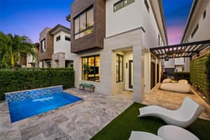 8272 Central Park Blvd, Doral