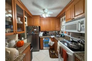 9041 Sunrise Lakes Blvd 207, Sunrise