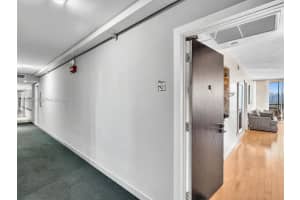 20379 W Country Club Dr 1138, Aventura