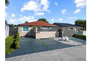 5565 Nw 193rd Ln, Miami Gardens