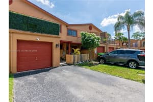 8019 Nw 27th Pl, Sunrise