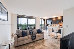 3400 Blue Lake Dr 505, Pompano Beach