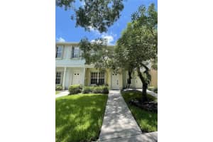 207 Mallory Ct 207, Weston