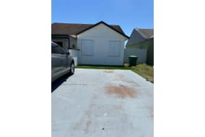 3242 Nw 203rd St, Miami Gardens