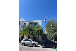 751 Nw 1st St 305, Miami