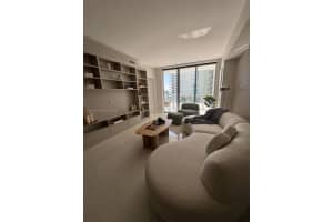 1300 Brickell Bay Dr, Miami