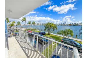 16570 Ne 26th Ave 2j, North Miami Beach