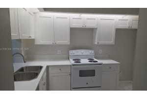 202 Lake Pointe Dr 204, Oakland Park