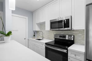 6330 Sw 79th St 18, South Miami 6330 Sw 79th St 18, South Miami