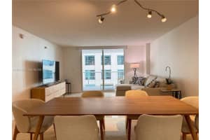 1200 Brickell Bay Dr 1708, Miami