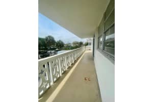 13155 Ixora Ct 201, North Miami