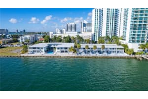 7931 East Dr 106, North Bay Village