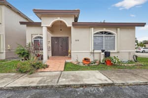 18752 Nw 84th Pl 606-6, Hialeah
