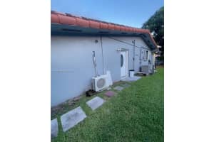 1090 W 60th St, Hialeah 1090 W 60th St, Hialeah