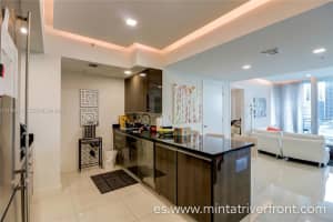 92 Sw 3rd St 1902, Miami