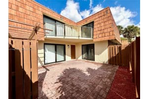 8453 N Coral Cir, North Lauderdale