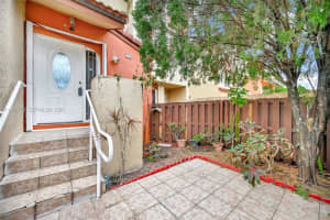 9907 Nw 9th St Cir 15-20, Miami