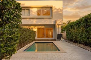 2852 Sw 32nd Ct 2852, Miami