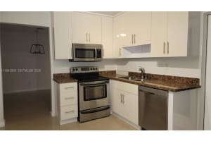 670 Ne 179th Ter, Miami