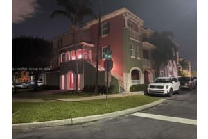 10902 Nw 83rd St, Doral
