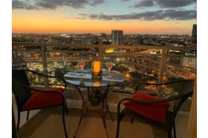 90 Sw 3rd St 3010, Miami