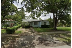 17 Whitethorn Dr, Miami Springs