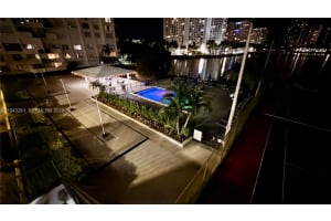 2750 Ne 183rd St 906, Aventura