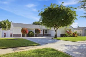 19463 Nw 62nd Pl, Hialeah