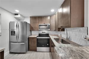 2850 Somerset Dr 105l, Lauderdale Lakes