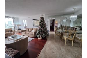 210 174th St 1008, Sunny Isles Beach
