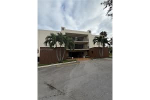 8015 Sw 107th Ave 213, Miami