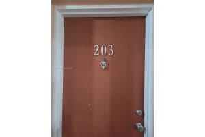 5350 W 21st Ct 203, Hialeah